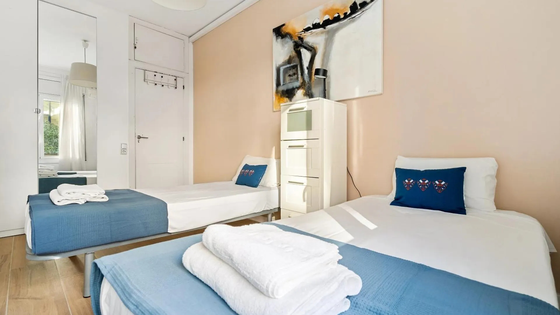 Apartman Fridays Flats Spacious 4Br Family Retreat Barcelona Spanyolország