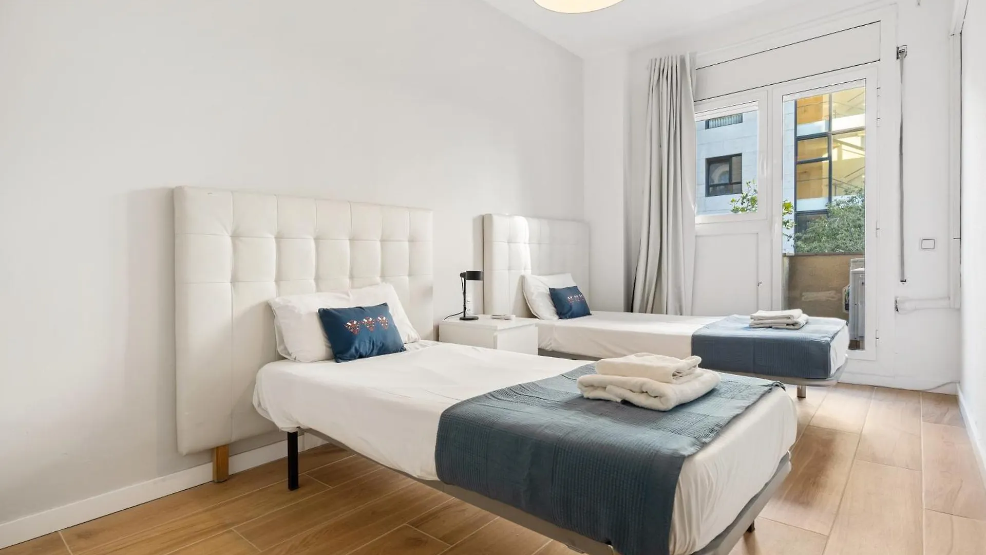 Fridays Flats Spacious 4Br Family Retreat Barcelona Apartmán