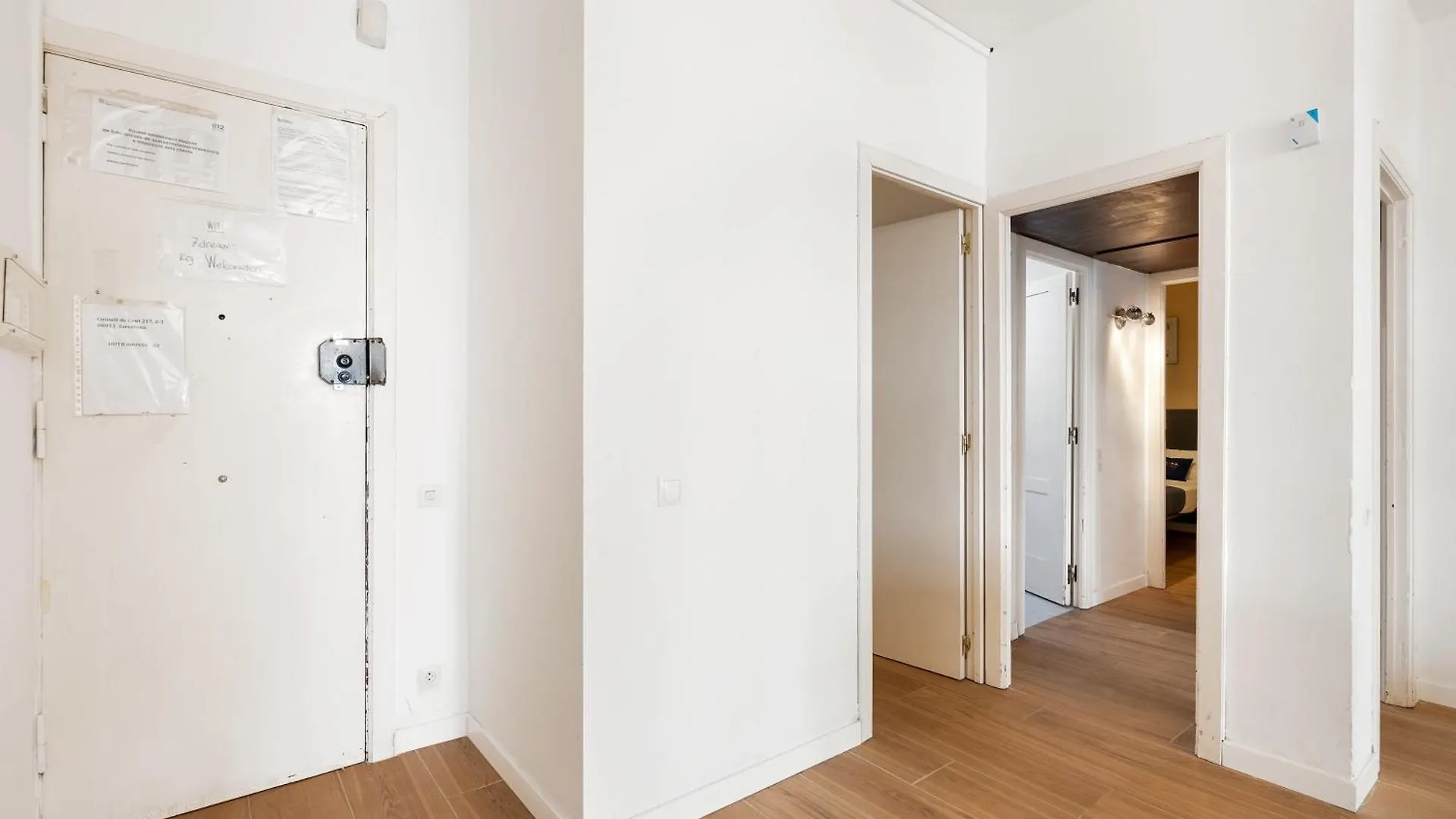 Apartmán Fridays Flats Spacious 4Br Family Retreat Barcelona
